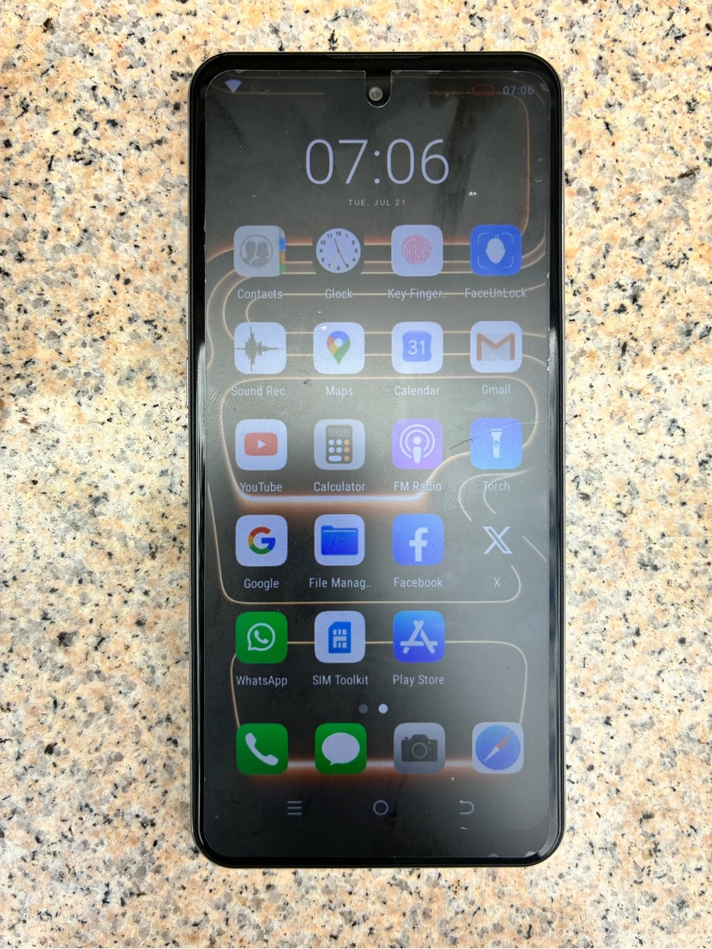 i17 Pro Max (Based On Android) - Picture 7 of 8